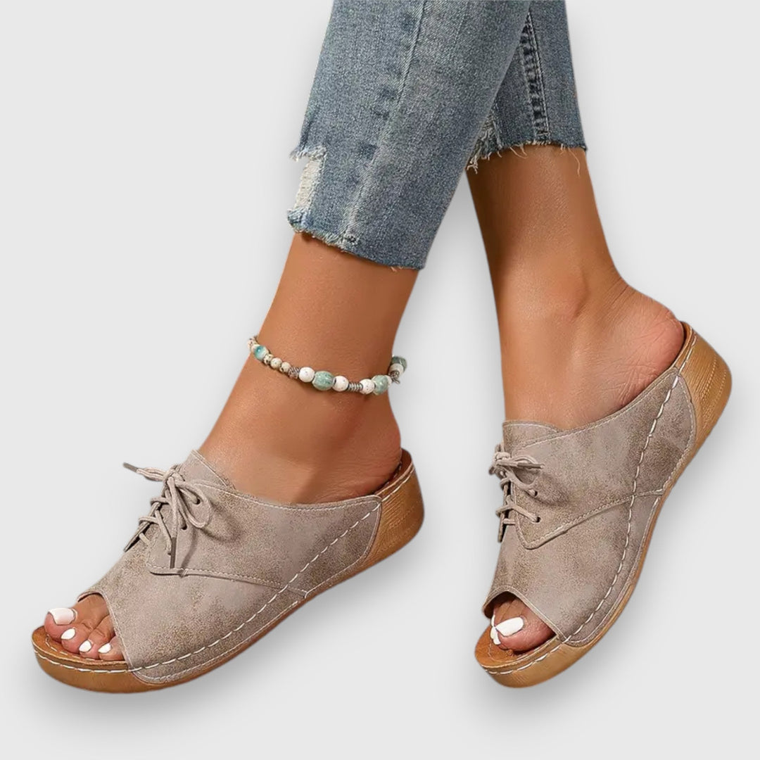 Saskia – Vintage-Style Sandal